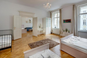 Kaprova - Old Town Apartments